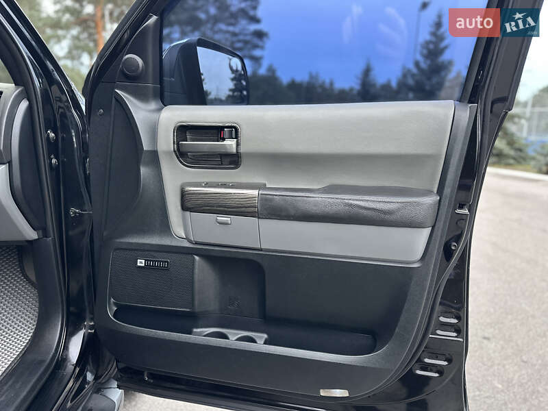 Позашляховик / Кросовер Toyota Sequoia 2008 в Києві