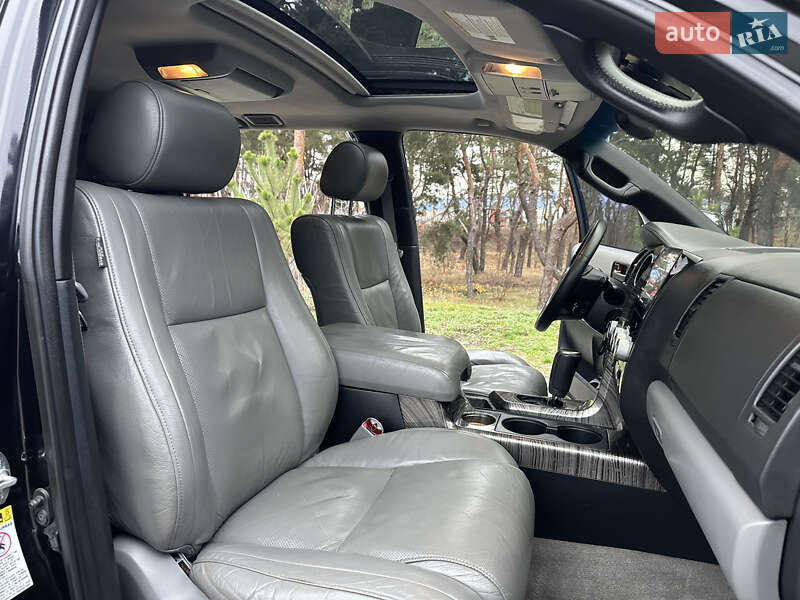 Позашляховик / Кросовер Toyota Sequoia 2008 в Києві