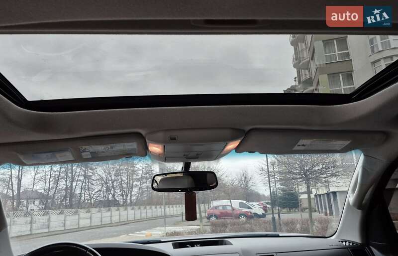 Позашляховик / Кросовер Toyota Sequoia 2012 в Івано-Франківську