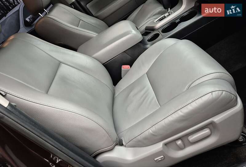 Позашляховик / Кросовер Toyota Sequoia 2012 в Івано-Франківську