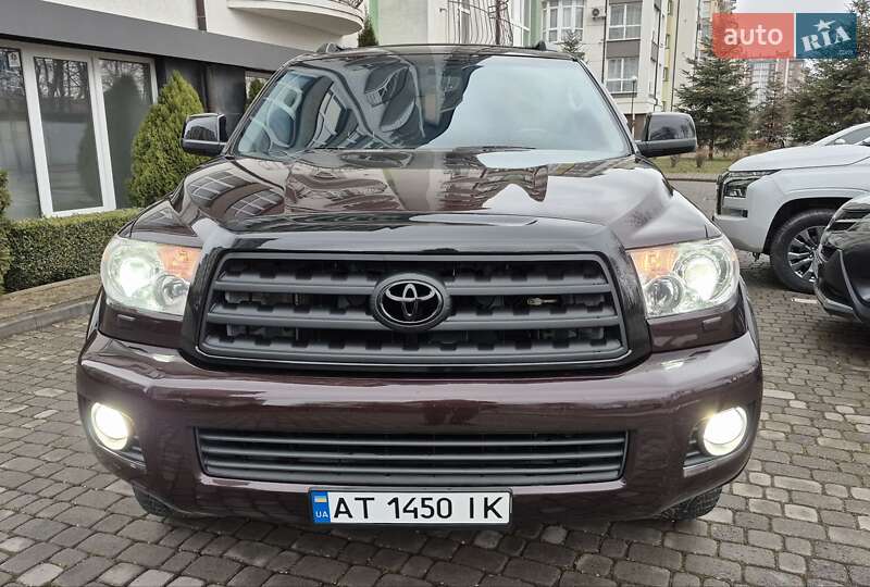 Позашляховик / Кросовер Toyota Sequoia 2012 в Івано-Франківську