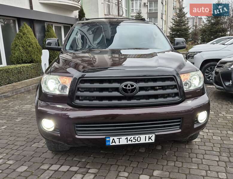 Позашляховик / Кросовер Toyota Sequoia 2012 в Івано-Франківську