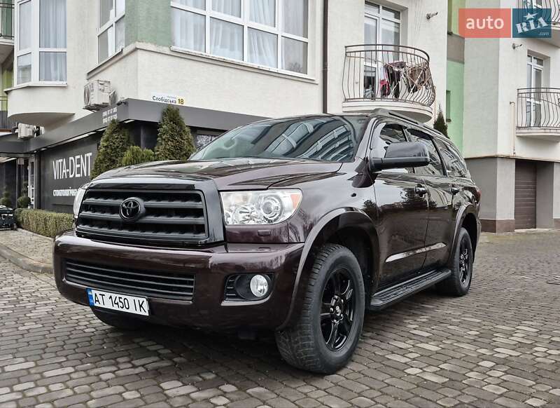 Позашляховик / Кросовер Toyota Sequoia 2012 в Івано-Франківську