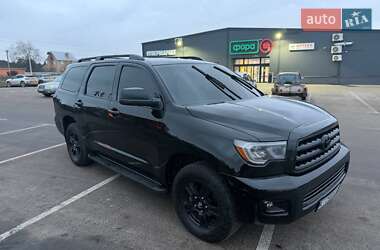 Внедорожник / Кроссовер Toyota Sequoia 2017 в Киеве