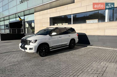 Позашляховик / Кросовер Toyota Sequoia 2016 в Києві