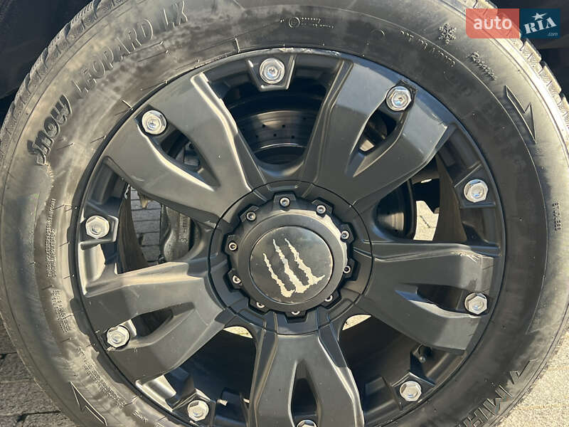 Позашляховик / Кросовер Toyota Sequoia 2016 в Києві