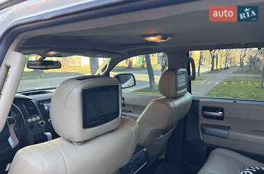 Позашляховик / Кросовер Toyota Sequoia 2016 в Києві