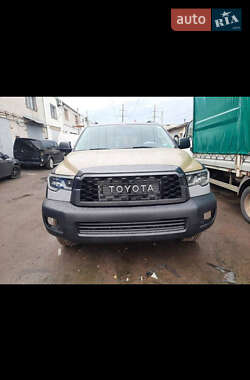 Внедорожник / Кроссовер Toyota Sequoia 2016 в Черкассах