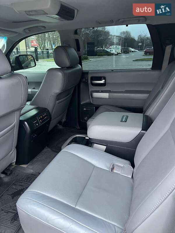 Внедорожник / Кроссовер Toyota Sequoia 2008 в Днепре