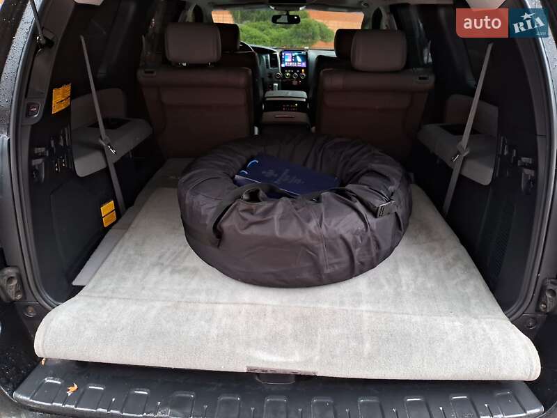 Внедорожник / Кроссовер Toyota Sequoia 2008 в Днепре