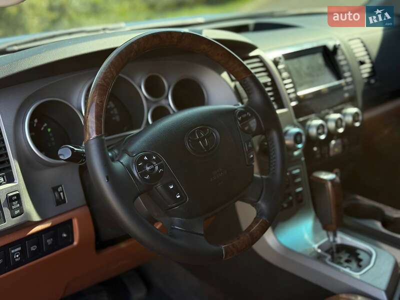 Позашляховик / Кросовер Toyota Sequoia 2010 в Кривому Розі фото 10 Позашляховик / Кросовер Toyota Sequoia 2010 в Кривому Розі