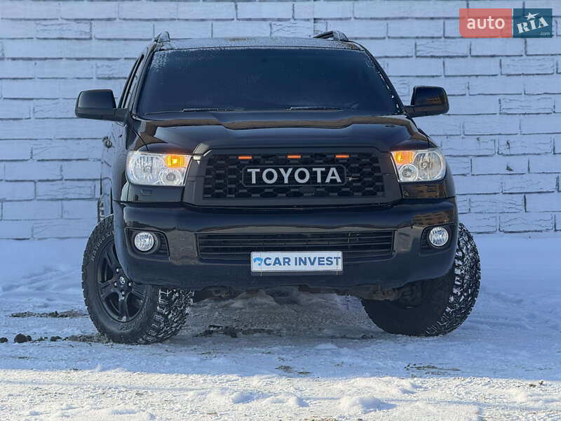 Внедорожник / Кроссовер Toyota Sequoia 2013 в Киеве