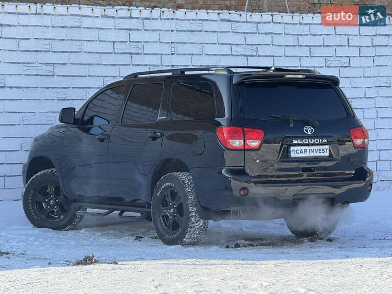 Внедорожник / Кроссовер Toyota Sequoia 2013 в Киеве