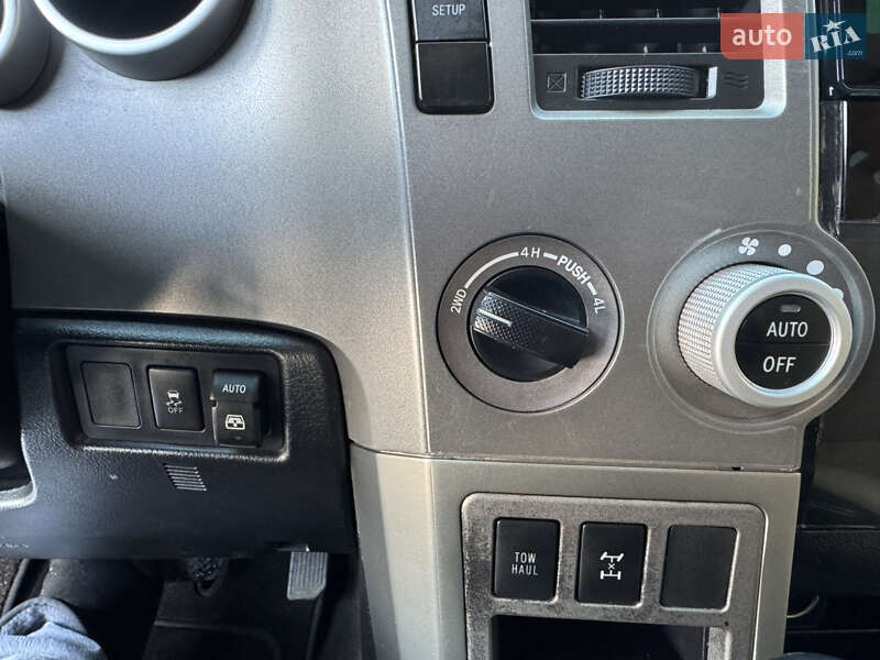 Внедорожник / Кроссовер Toyota Sequoia 2013 в Киеве