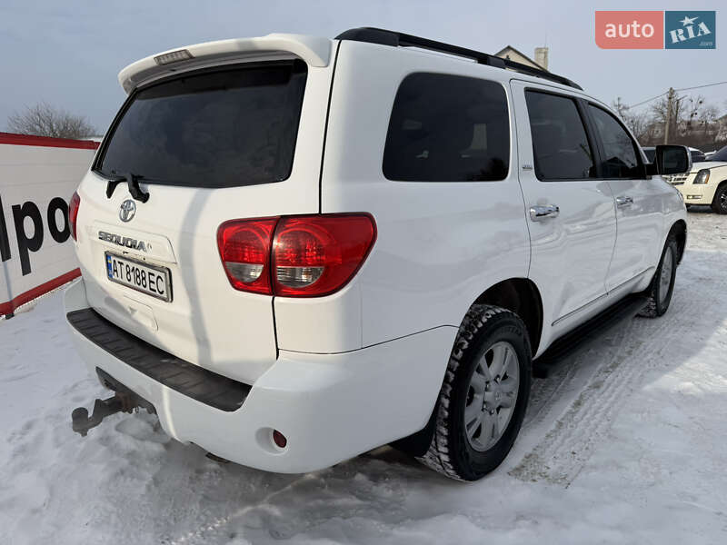 Внедорожник / Кроссовер Toyota Sequoia 2011 в Переяславе