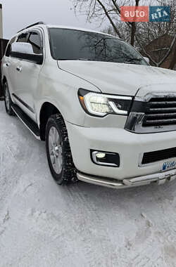 Позашляховик / Кросовер Toyota Sequoia 2015 в Тернополі