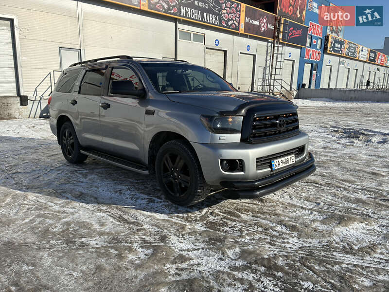 Внедорожник / Кроссовер Toyota Sequoia 2008 в Киеве