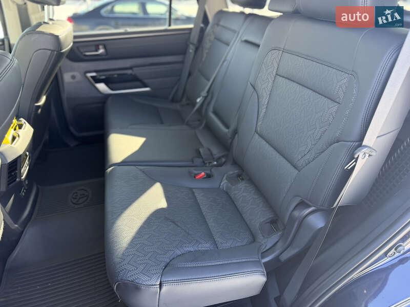 Внедорожник / Кроссовер Toyota Sequoia 2024 в Ирпене