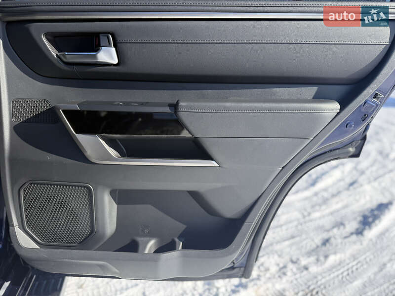 Внедорожник / Кроссовер Toyota Sequoia 2024 в Ирпене