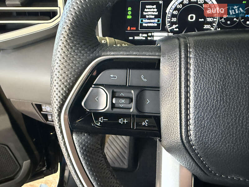 Внедорожник / Кроссовер Toyota Sequoia 2024 в Киеве