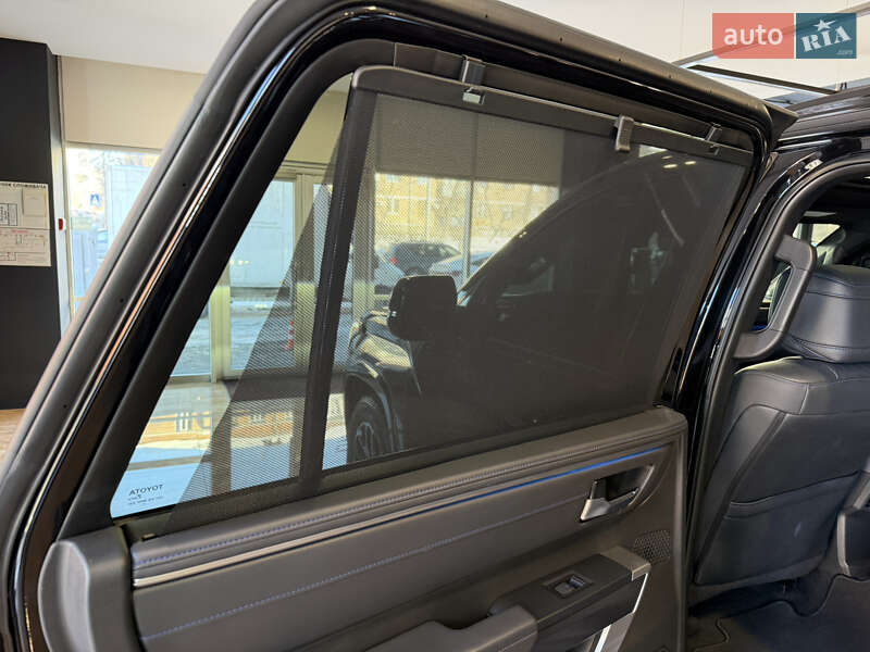 Внедорожник / Кроссовер Toyota Sequoia 2024 в Киеве