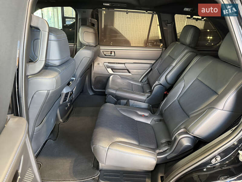 Внедорожник / Кроссовер Toyota Sequoia 2024 в Киеве