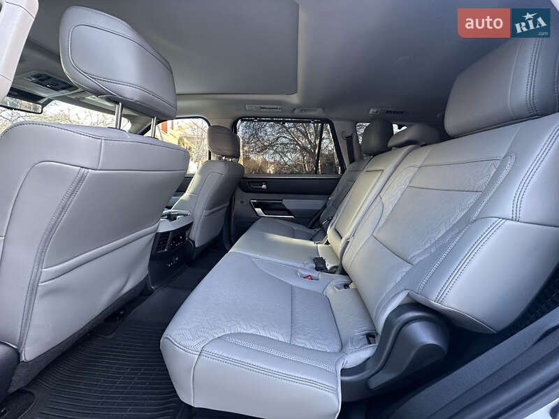 Внедорожник / Кроссовер Toyota Sequoia 2024 в Одессе