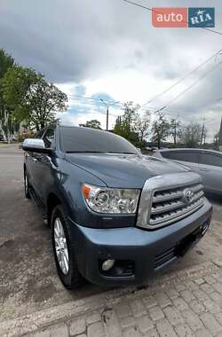 Позашляховик / Кросовер Toyota Sequoia 2010 в Кривому Розі