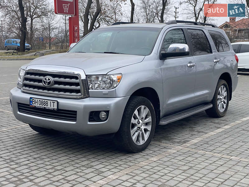 Внедорожник / Кроссовер Toyota Sequoia 2015 в Одессе