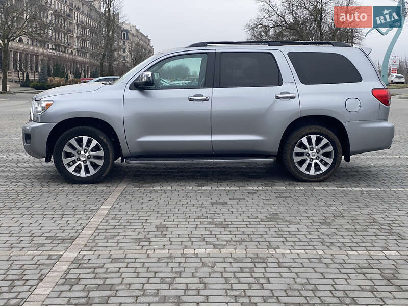 Внедорожник / Кроссовер Toyota Sequoia 2015 в Одессе