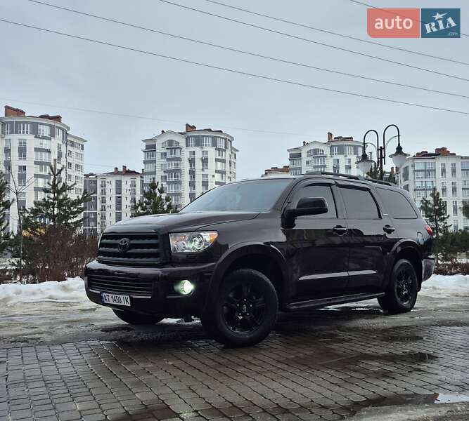 Внедорожник / Кроссовер Toyota Sequoia 2012 в Ивано-Франковске
