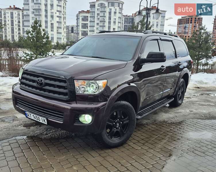 Внедорожник / Кроссовер Toyota Sequoia 2012 в Ивано-Франковске