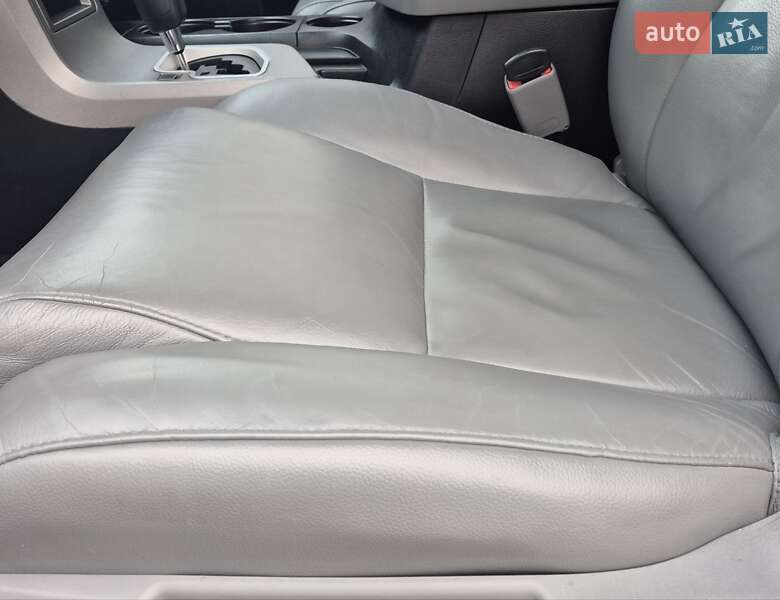 Внедорожник / Кроссовер Toyota Sequoia 2012 в Ивано-Франковске