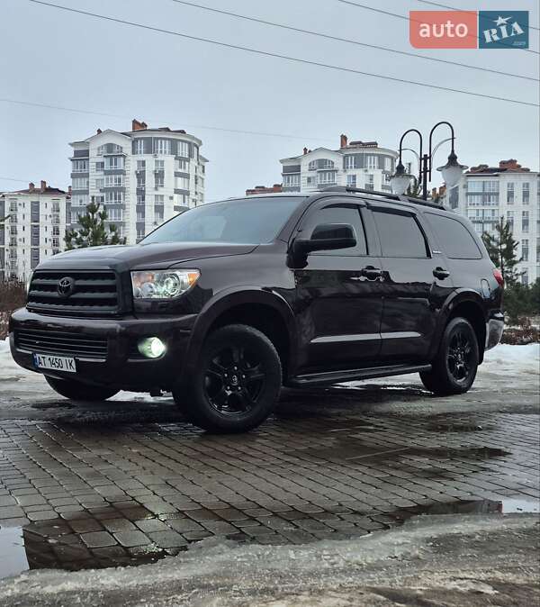 Внедорожник / Кроссовер Toyota Sequoia 2012 в Ивано-Франковске