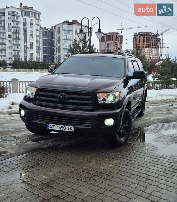 Внедорожник / Кроссовер Toyota Sequoia 2012 в Ивано-Франковске