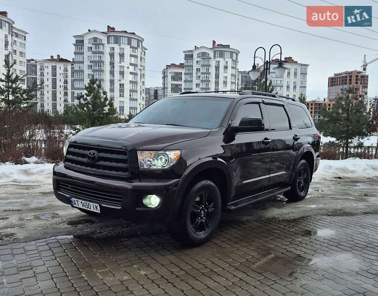 Внедорожник / Кроссовер Toyota Sequoia 2012 в Ивано-Франковске