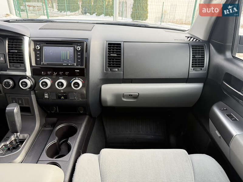 Внедорожник / Кроссовер Toyota Sequoia 2019 в Киеве фото 27 Внедорожник / Кроссовер Toyota Sequoia 2019 в Киеве