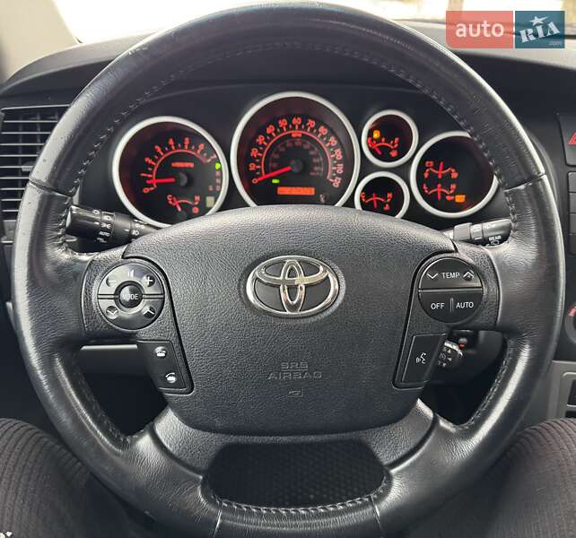 Внедорожник / Кроссовер Toyota Sequoia 2011 в Киеве фото 19 Внедорожник / Кроссовер Toyota Sequoia 2011 в Киеве