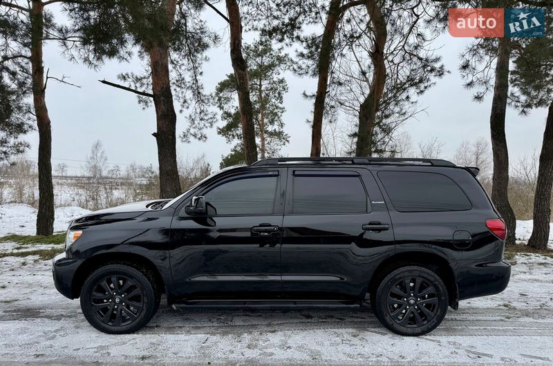 Внедорожник / Кроссовер Toyota Sequoia 2011 в Киеве