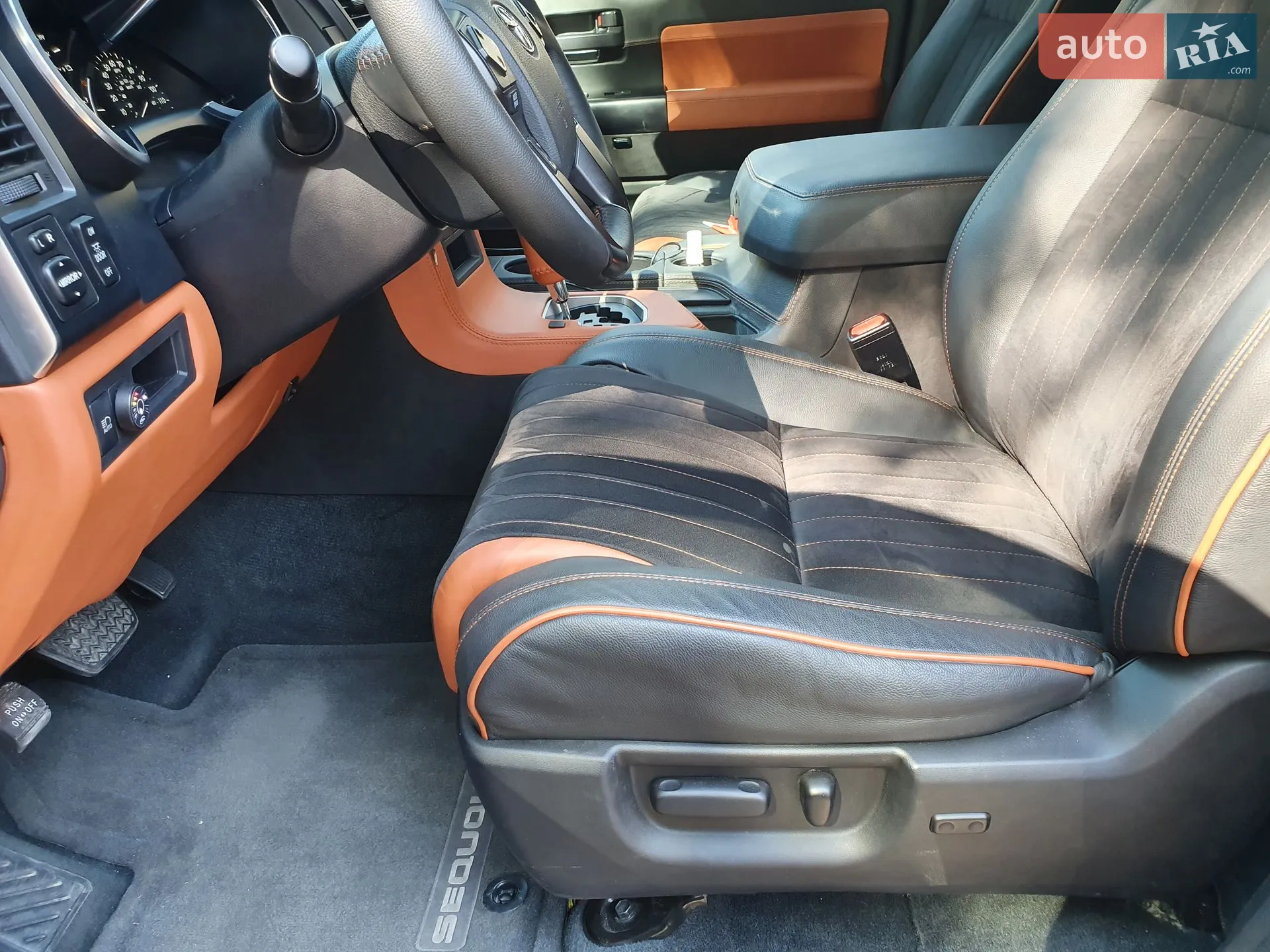 2017 Toyota Sequoia - мініатюра 11