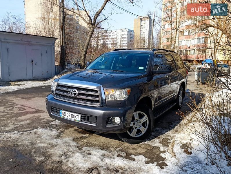 Внедорожник / Кроссовер Toyota Sequoia 2014 в Виннице