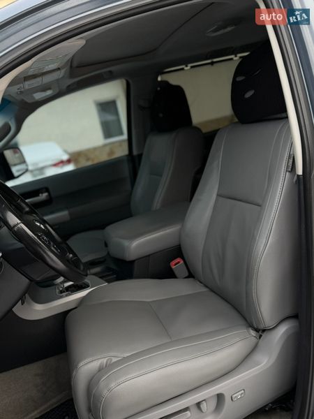 Внедорожник / Кроссовер Toyota Sequoia 2008 в Львове