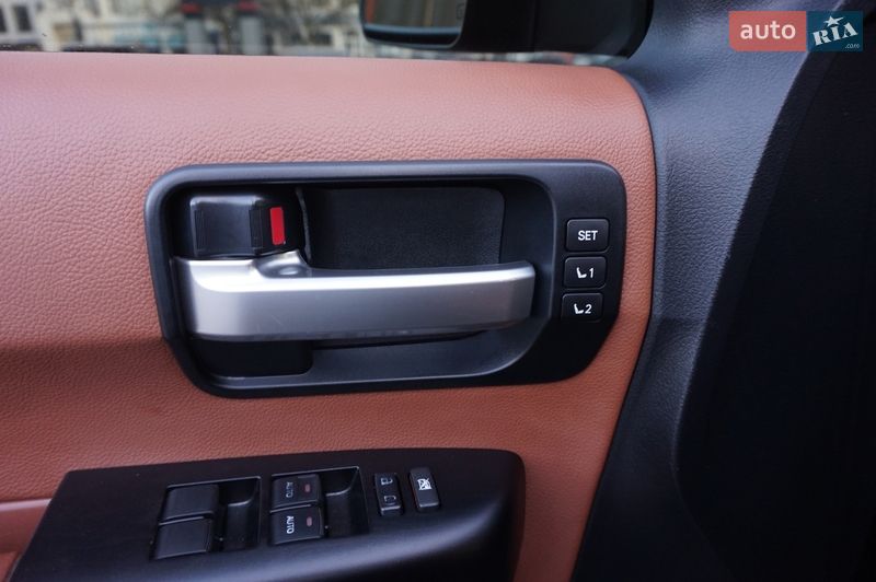 Внедорожник / Кроссовер Toyota Sequoia 2008 в Одессе