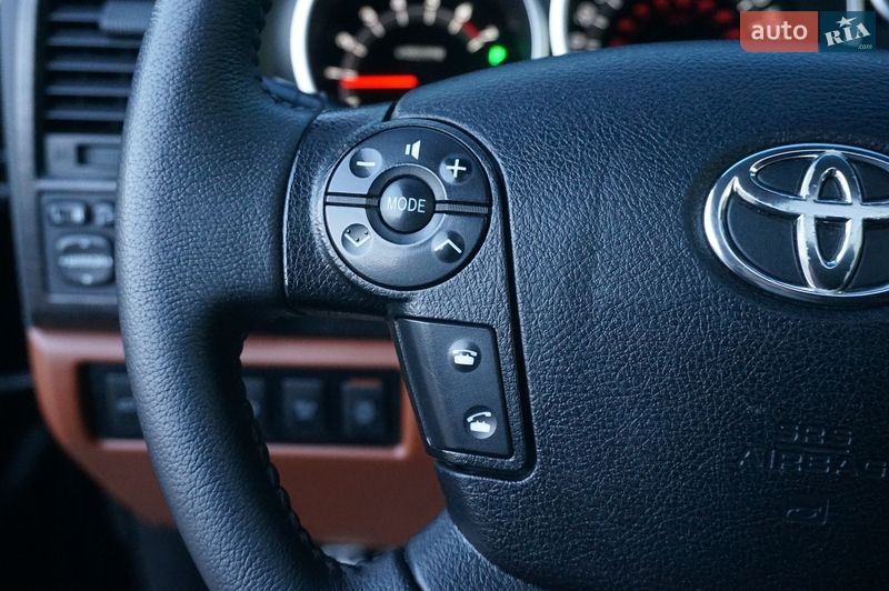 Внедорожник / Кроссовер Toyota Sequoia 2008 в Одессе