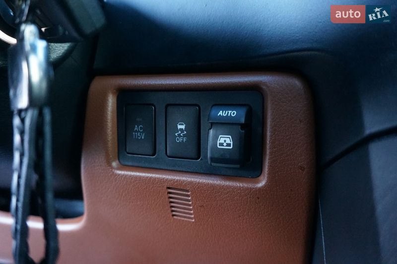 Внедорожник / Кроссовер Toyota Sequoia 2008 в Одессе