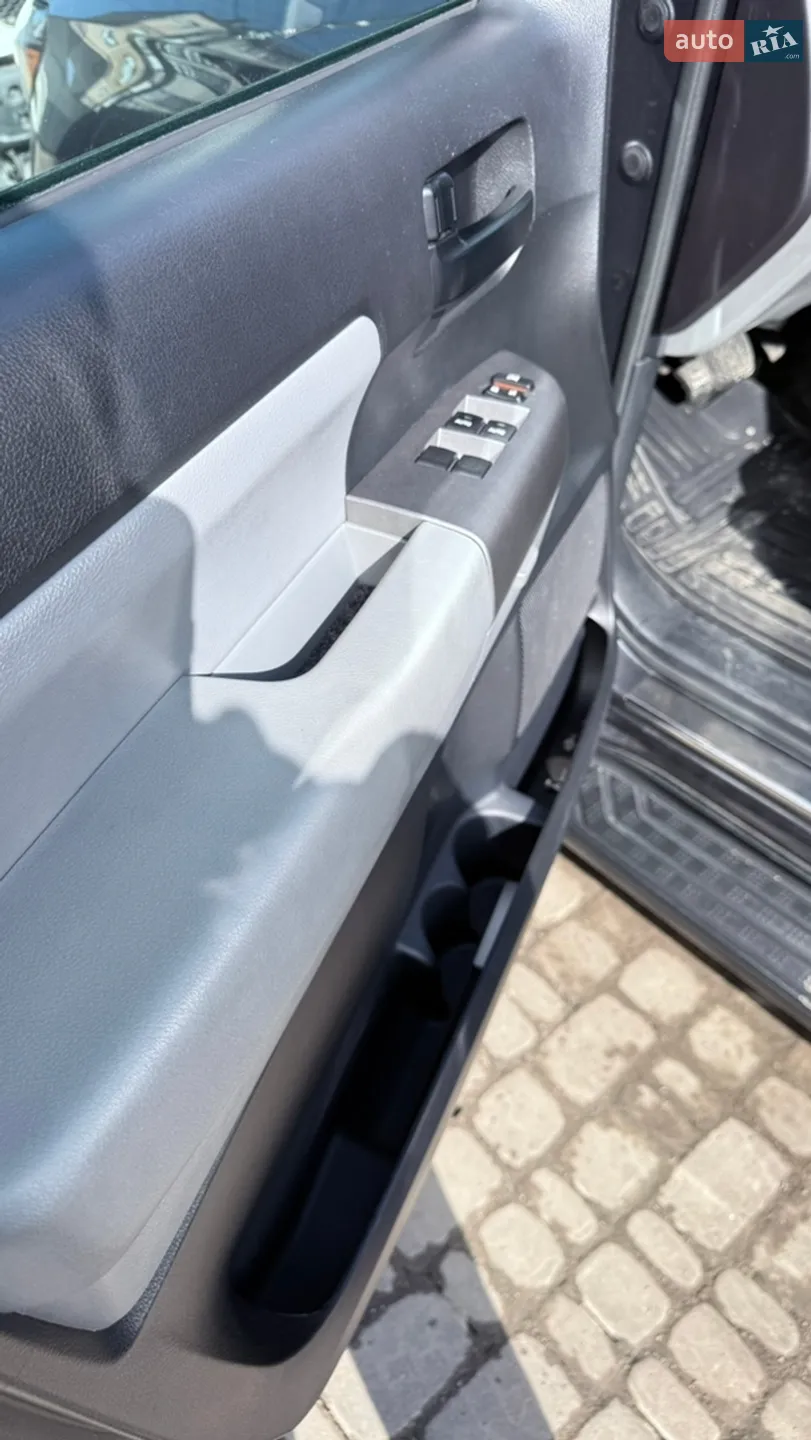2016 Toyota Sequoia - мініатюра 23