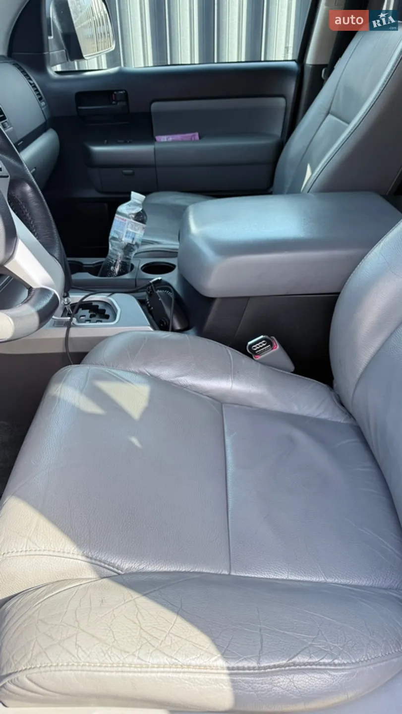 2016 Toyota Sequoia - мініатюра 32