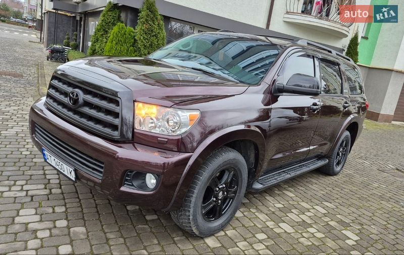 Внедорожник / Кроссовер Toyota Sequoia 2012 в Ивано-Франковске