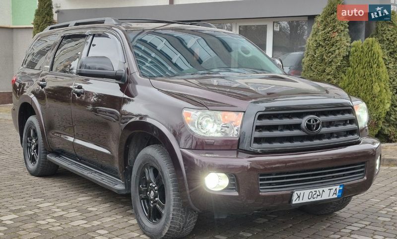 Внедорожник / Кроссовер Toyota Sequoia 2012 в Ивано-Франковске
