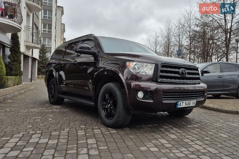 Внедорожник / Кроссовер Toyota Sequoia 2012 в Ивано-Франковске